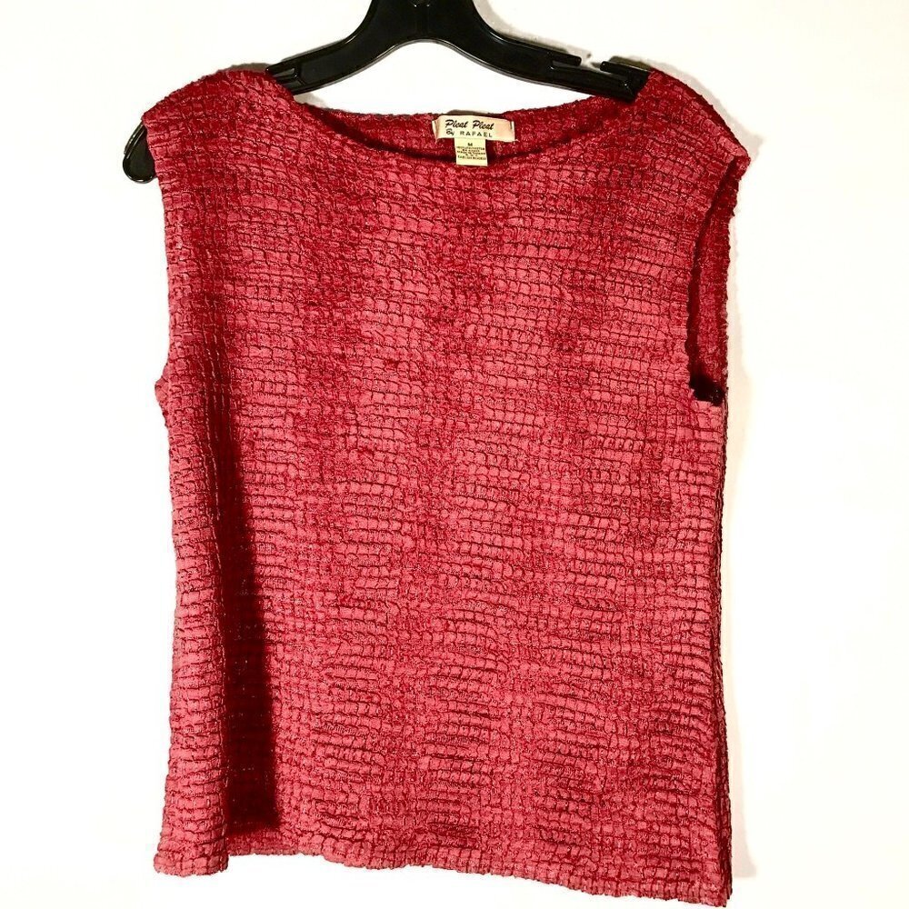Pleat Pleat Raphael Size medium Tank Top Red Sleeveless Blouse